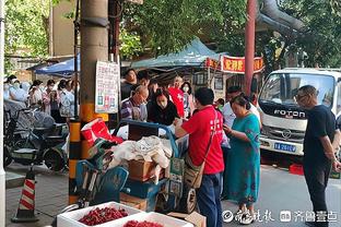 黄蜂主帅谈冲突：没什么大不了的 只是有点推搡而已